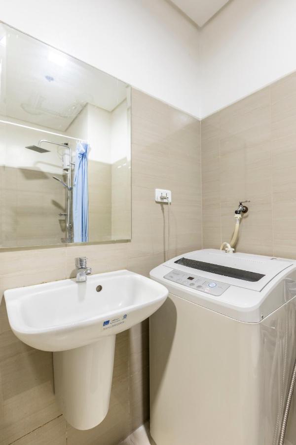 Staycation At Shore - Direct Pool Manila Exterior photo
