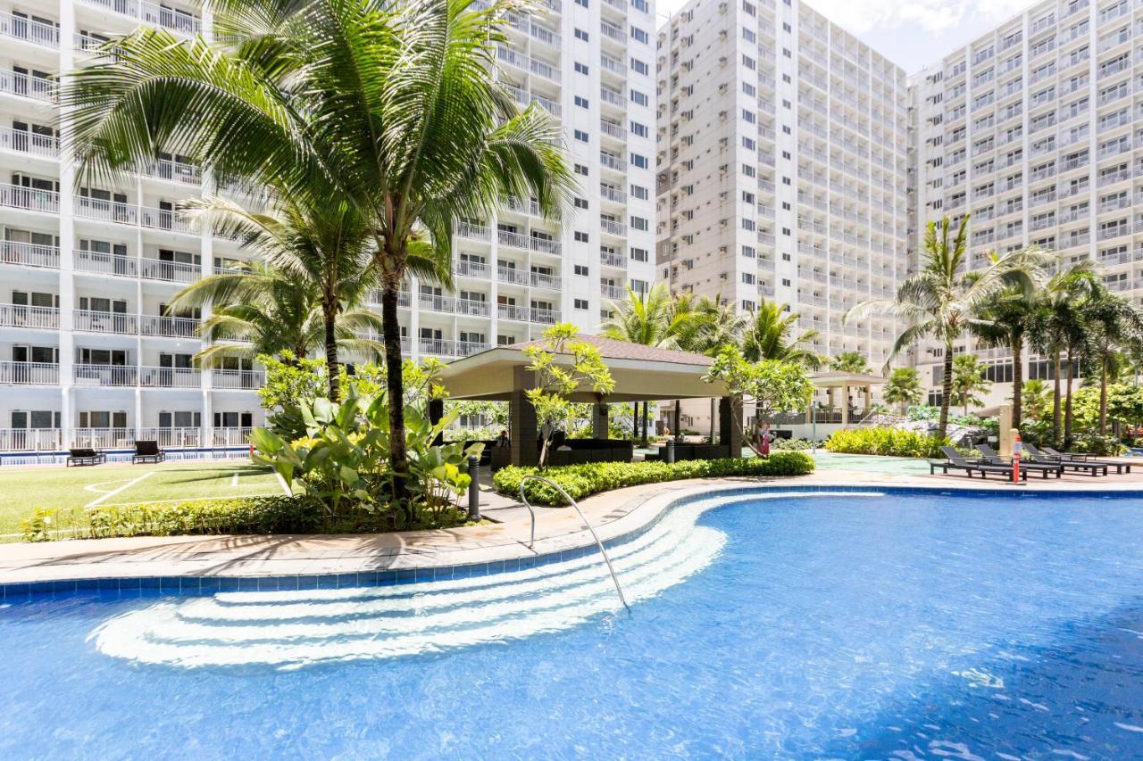 Staycation At Shore - Direct Pool Manila Exterior photo
